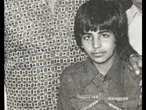 Here Is some unrecognizable childhood pics of your favourite Bollywood Actor